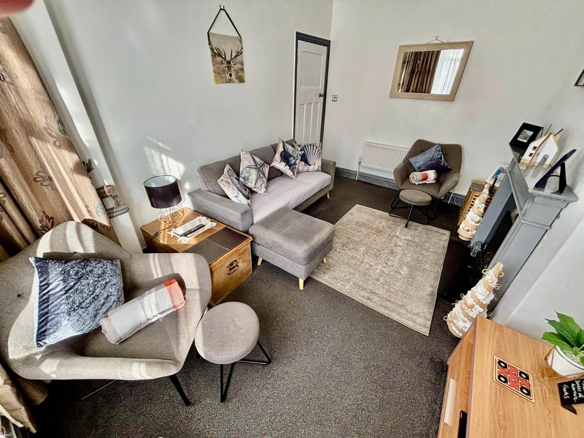 Entire Holiday Home In Blackpool With Free Parking And A Private Patio Garden Екстер'єр фото